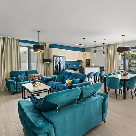 Villa 78 *